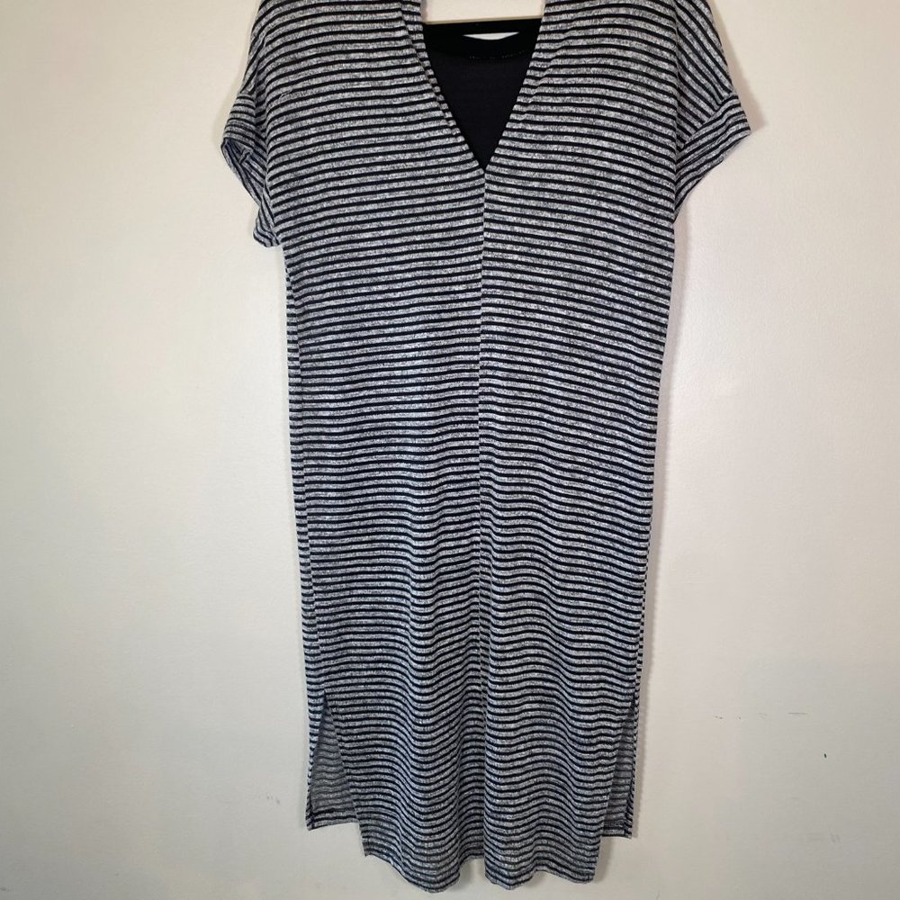 Nordstrom Lush Midi Knit Dress in Grey and Black Stripe - Picture 7 of 9